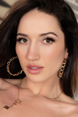 Bella Vaunt from PENTHOUSE